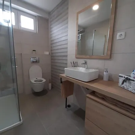 With Private Pool And Yard * Kožino