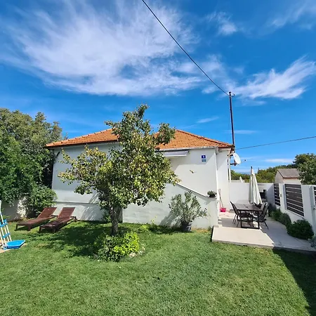 With Private Pool And Yard Kožino