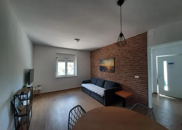 With Private Pool And Yard Holiday home *