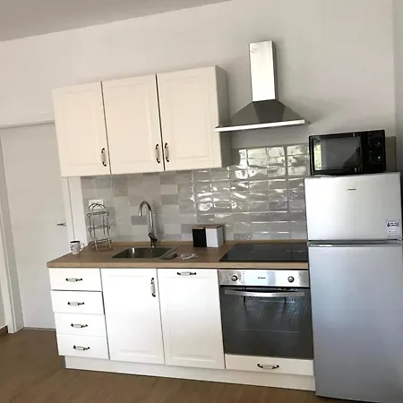 With Private Pool And Yard 펜션