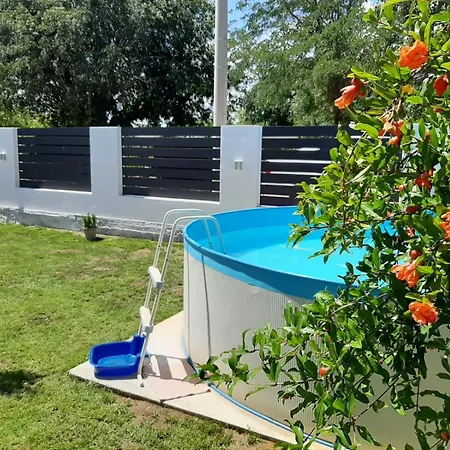 Сasa de vacaciones With Private Pool And Yard